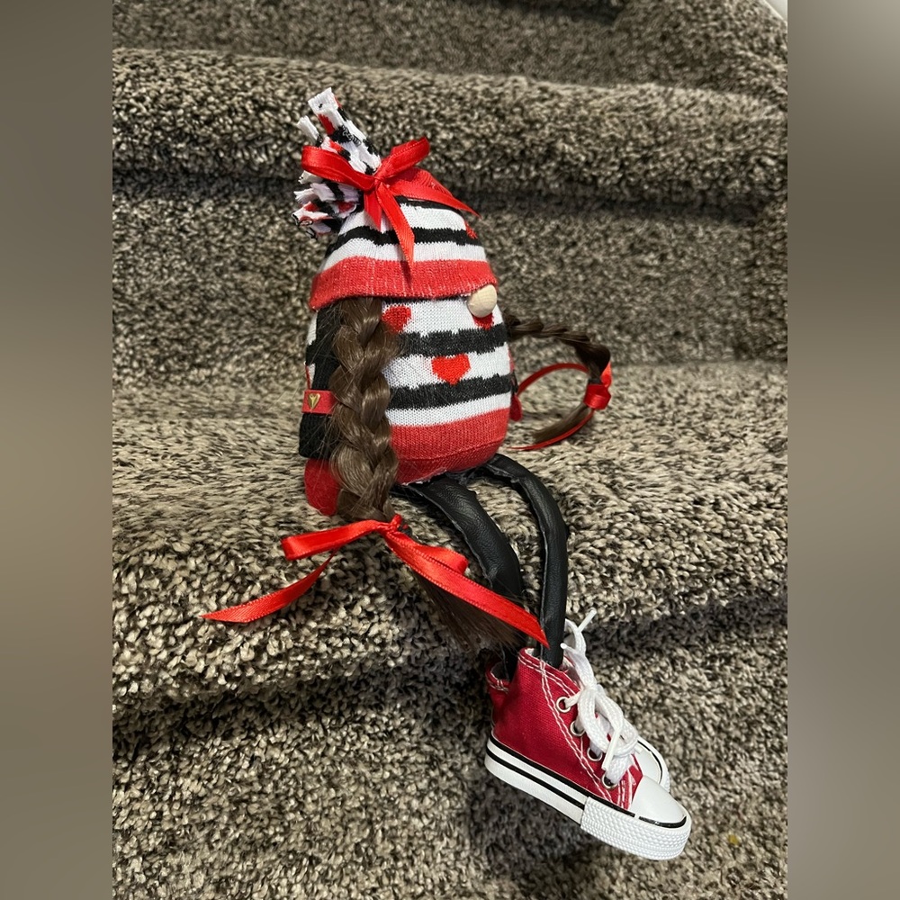Heart awareness girl gnome